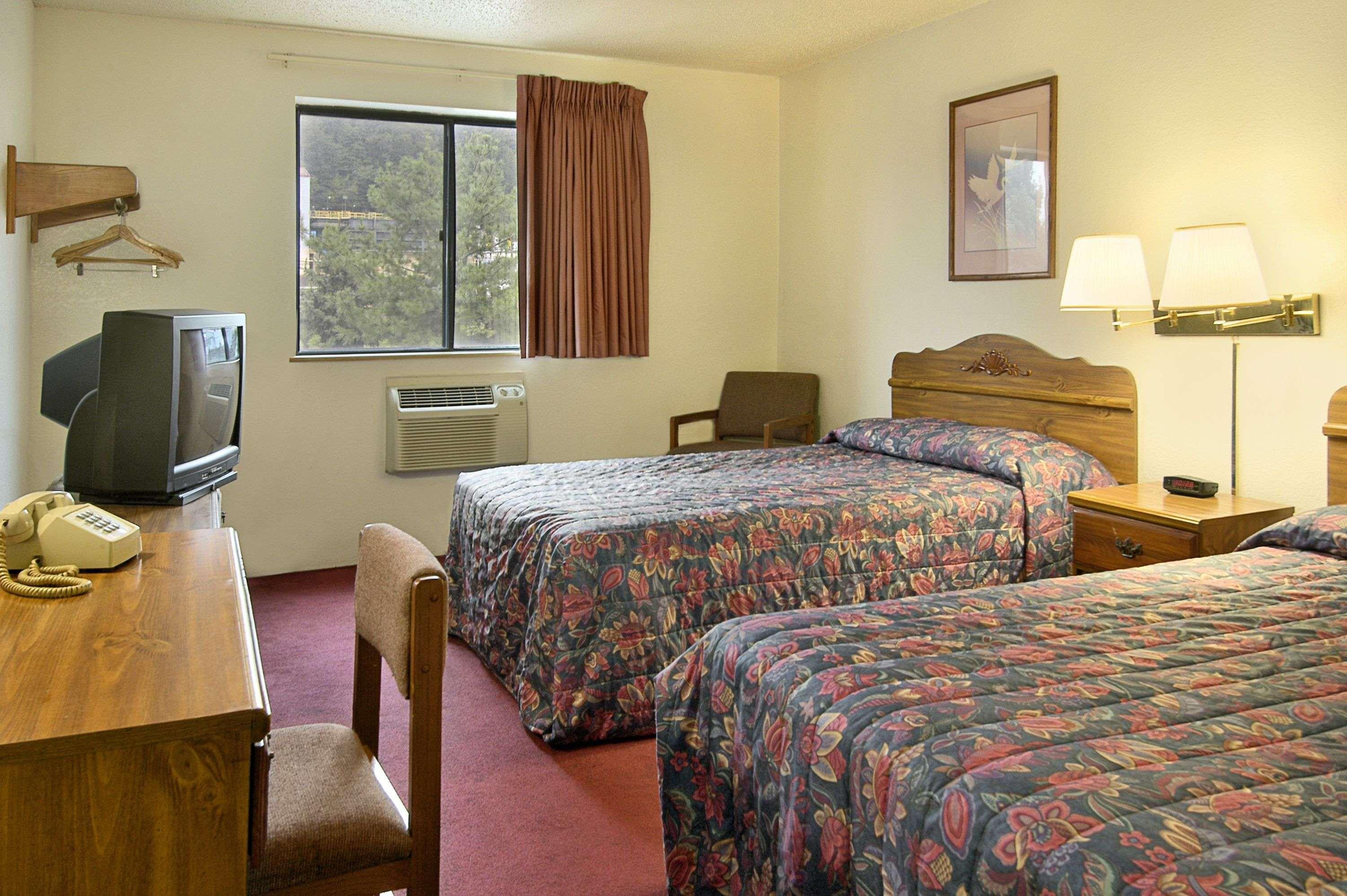 Hotel Super 8 Butler Habitación foto